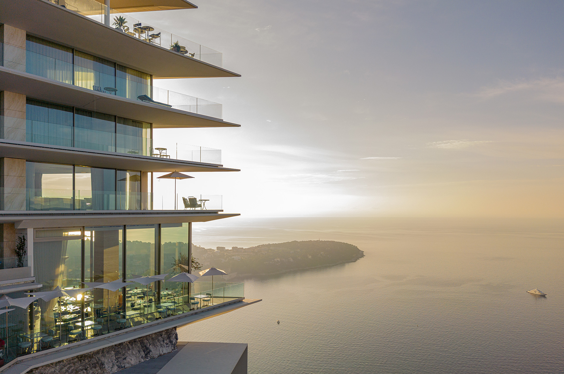 Le Maybourne Riviera au coucher du soleil avec vue sur la mer Méditerranée