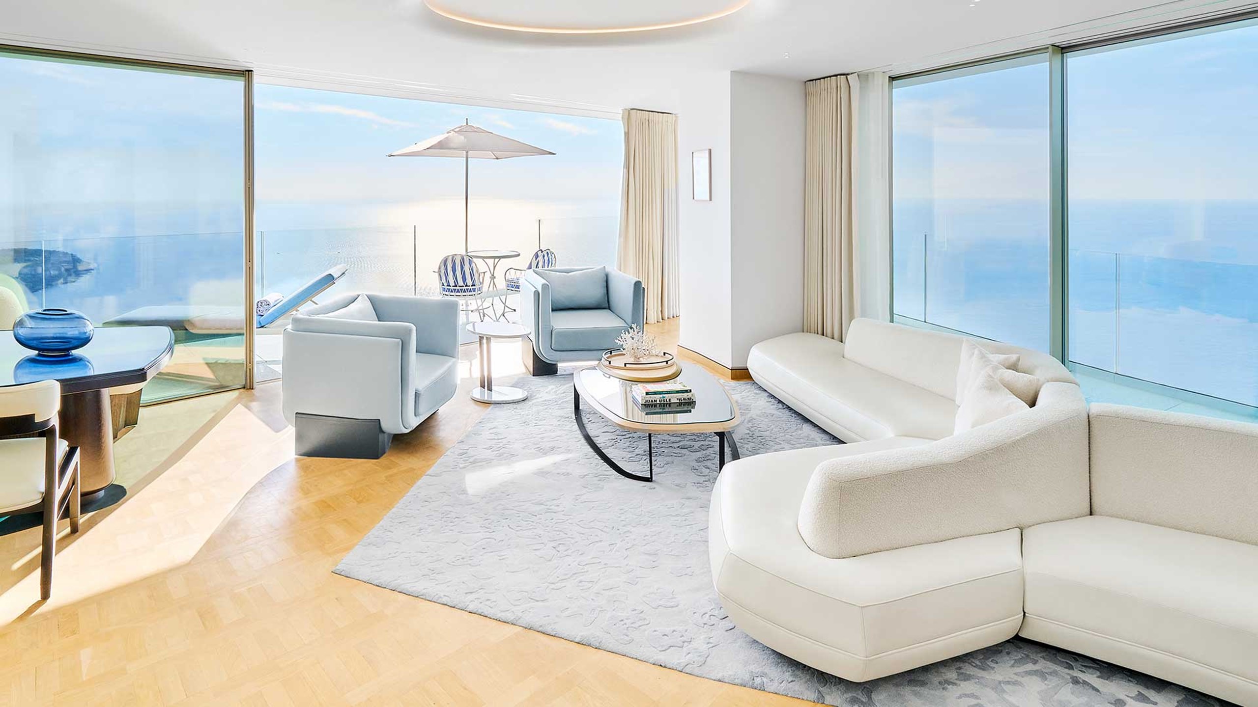 Panoramic Suite - lounge and living room, with terrace