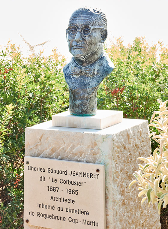 The Maybourne Riviera - Le Corbusier Portrait Statue