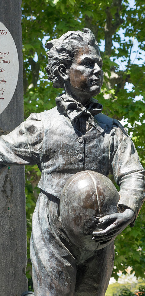 Stone statue commemorating the origins of the Rugby World Cup